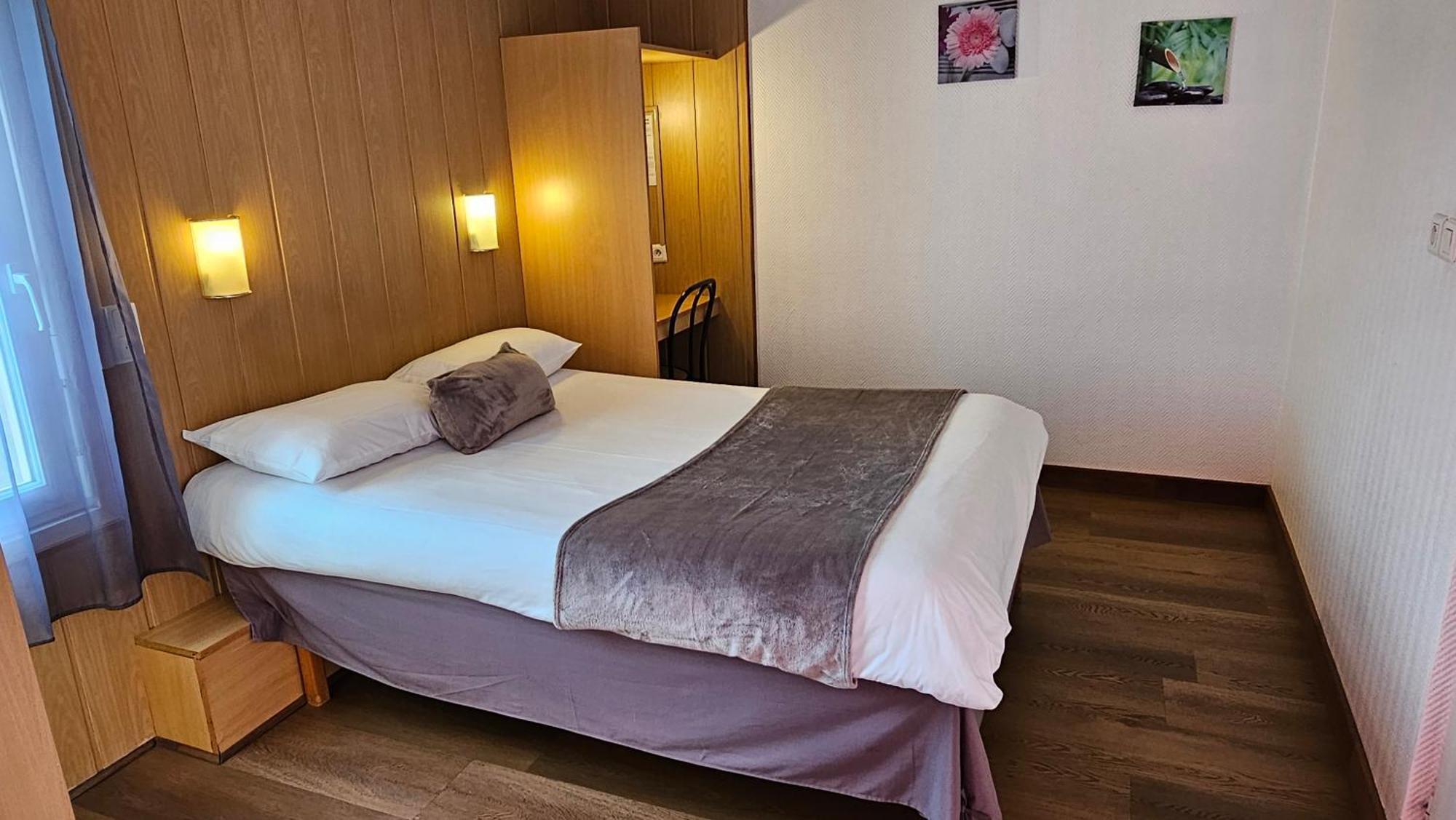 Brit Hotel Essentiel Pau Lescar Exterior photo