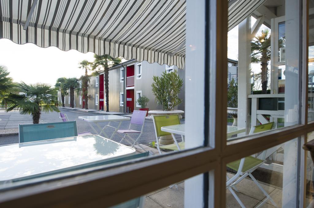 Brit Hotel Essentiel Pau Lescar Exterior photo